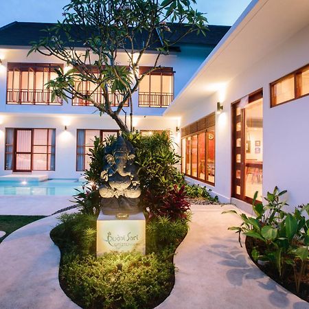 Pudak Sari Unizou Hostel Kuta Lombok Exteriör bild