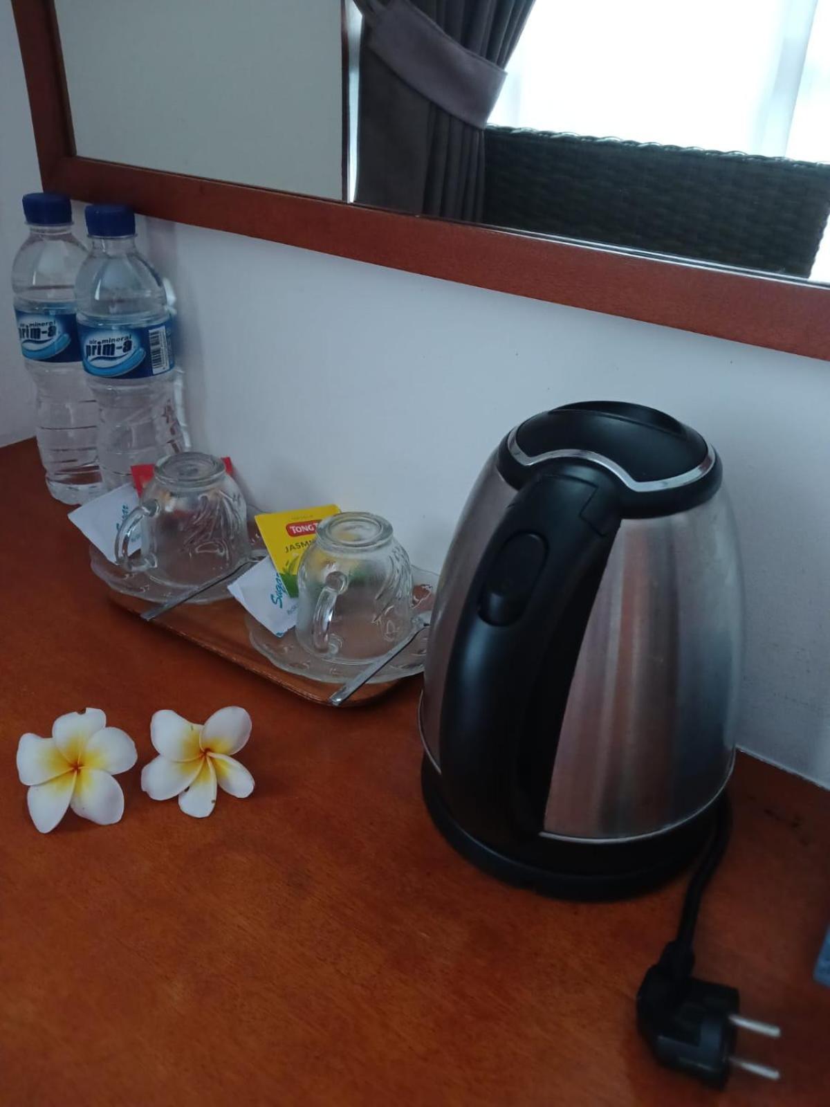 Pudak Sari Unizou Hostel Kuta Lombok Exteriör bild