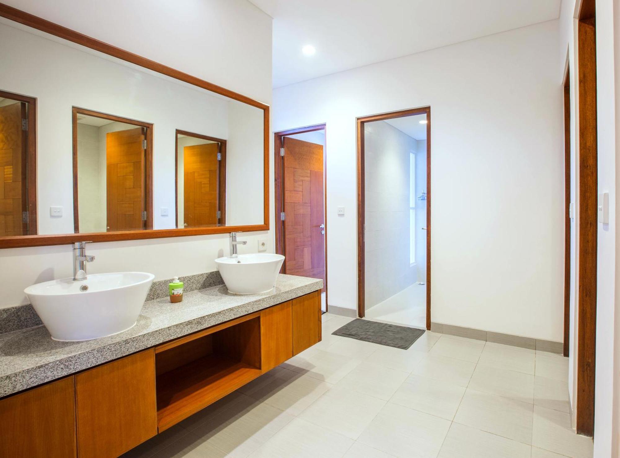Pudak Sari Unizou Hostel Kuta Lombok Exteriör bild