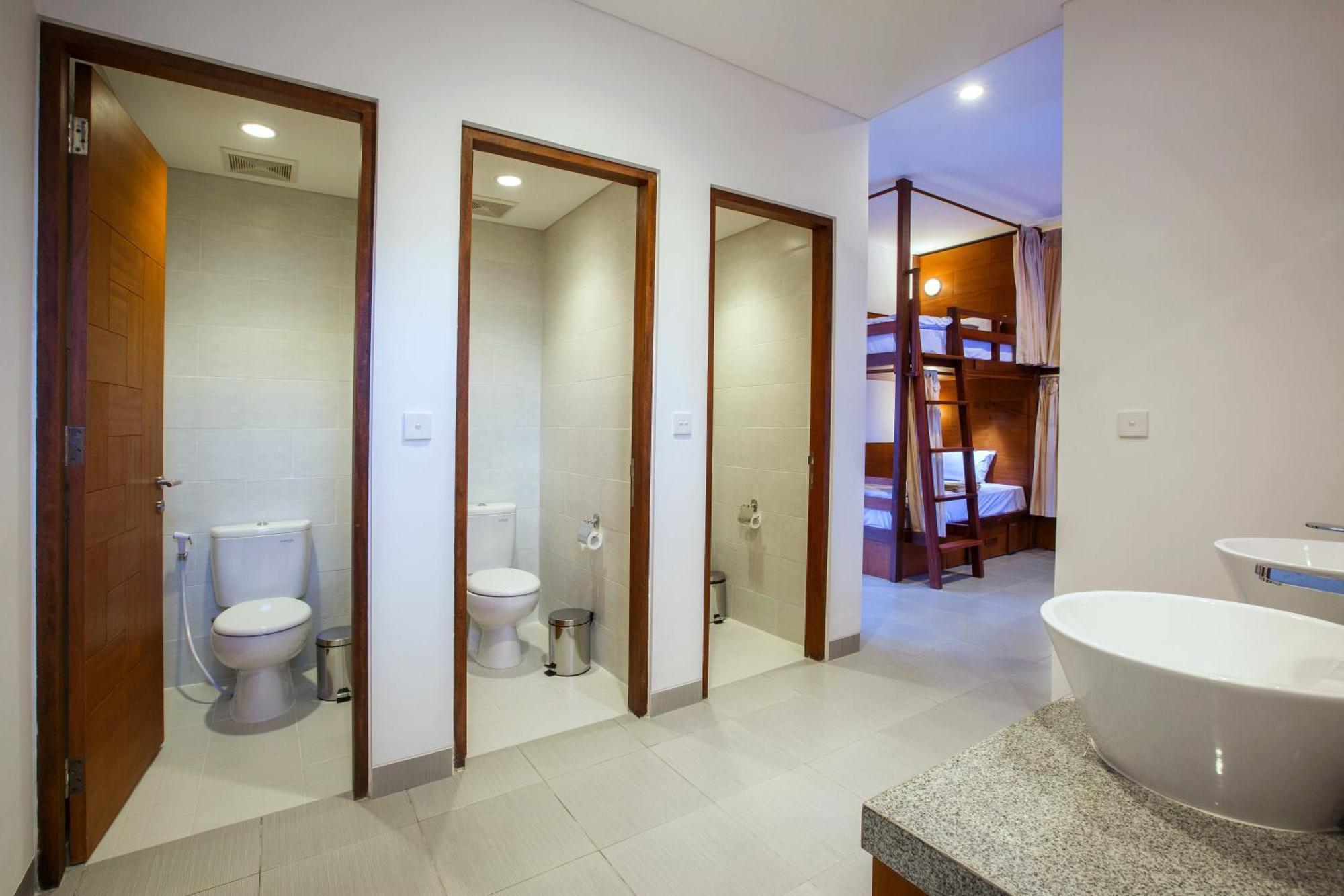 Pudak Sari Unizou Hostel Kuta Lombok Exteriör bild